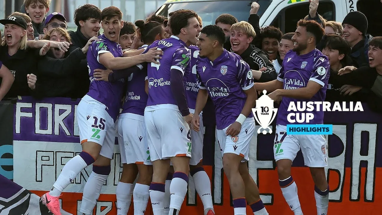 ไฮไลท์บอลเดือด 5-4! เพิร์ท กลอรี่พลิกสนุกดับเมลเบิร์น ซิตี้ ศึกลีกคัพออสเตรเลีย 2024 เมื่อวันที่ 03/08/2567